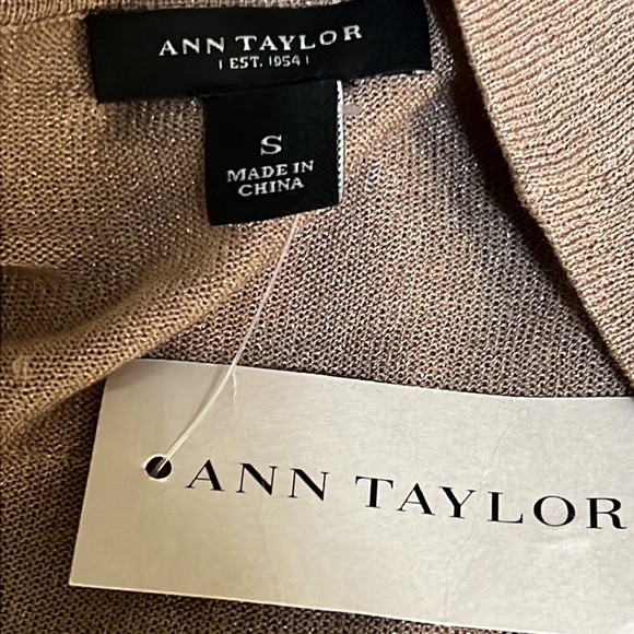 Ann Taylor top. Size S - Picture 6 of 11